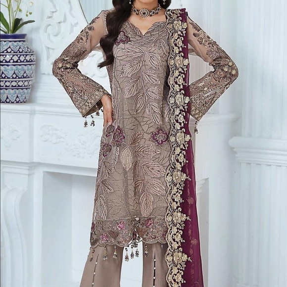 South Asian ethnic wear available - Picture 2 of 3